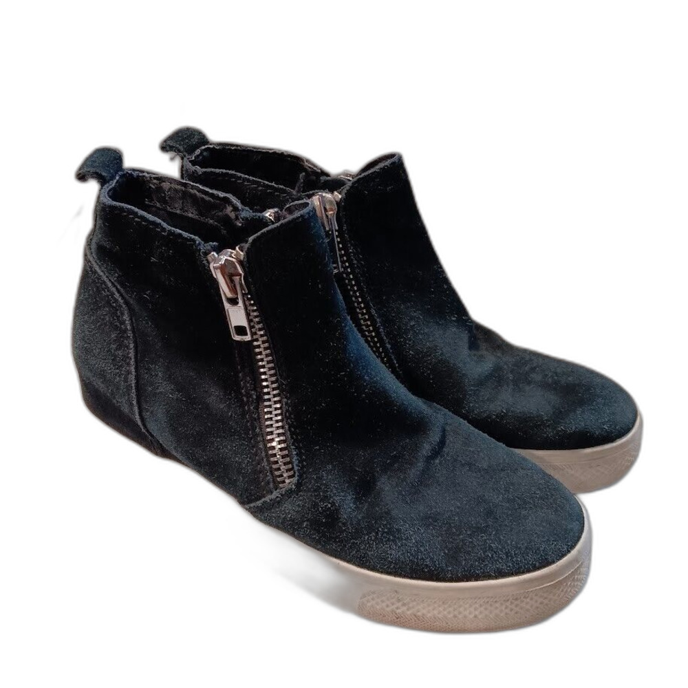 Steve Madden 8M Women’s Black Suede Double Side Zip Wedgie Sneaker